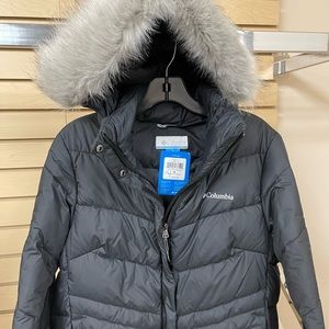 BNWT Columbia Fur hoodie Coat Medium